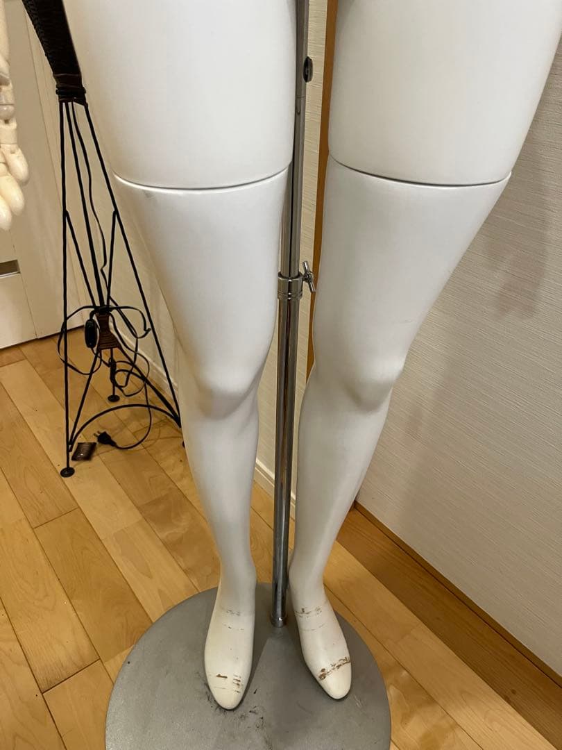 女性マネキン ホワイト 円形スタンド付き