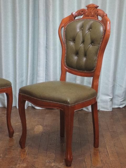 イタリア製 ロココ様式 革張り 鋲打ち 彫刻 猫脚 チェア 2脚セット