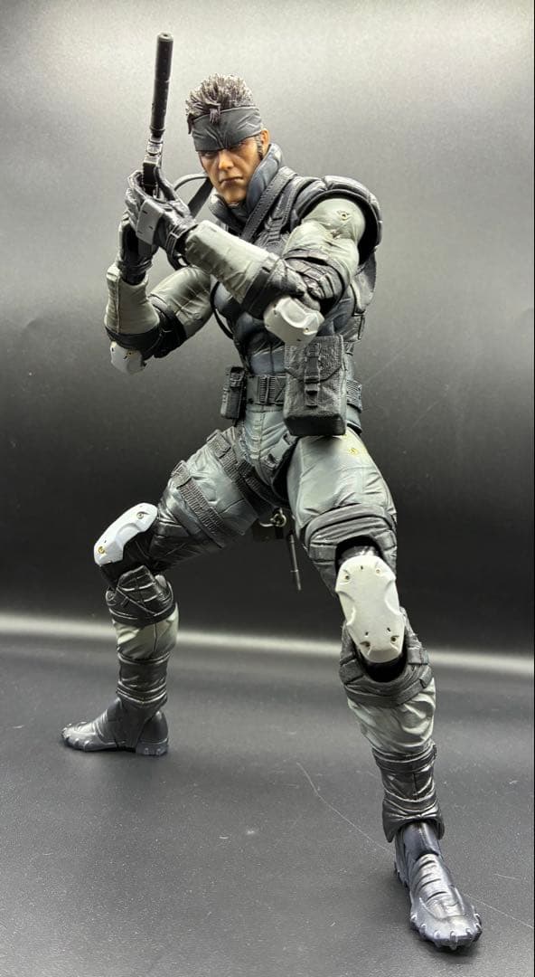 プレイアーツ改　ソリッドスネーク　メタルギアソリッド