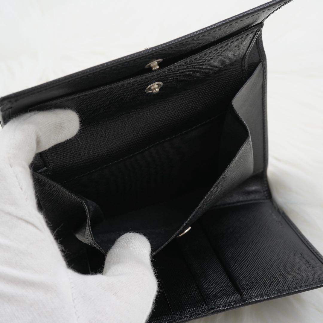 新品同様/未使用級　箱付き　PRADA プラダ　三つ折り財布　サフィアーノ　黒