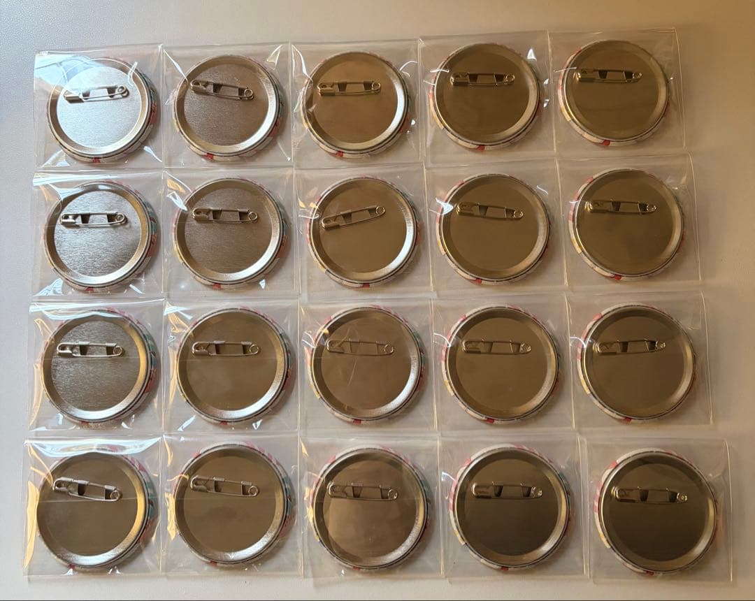 すとぷり 莉犬 缶バッジ 2021 にゅーいやー