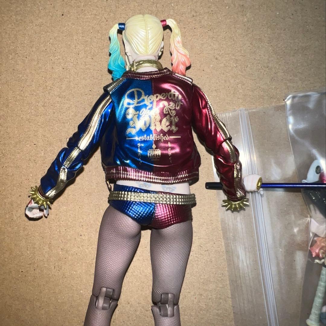 MAFEX ハーレイクイン　スーサイドスクワッド　フィギュア