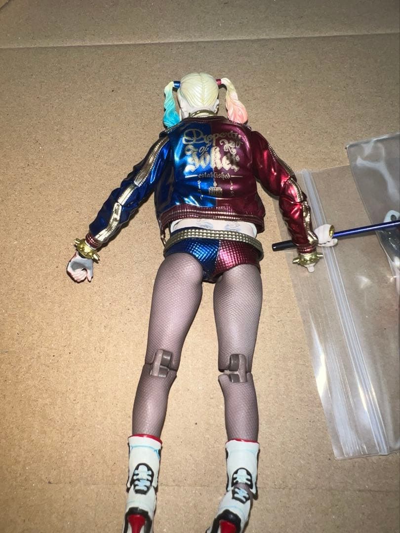 MAFEX ハーレイクイン　スーサイドスクワッド　フィギュア