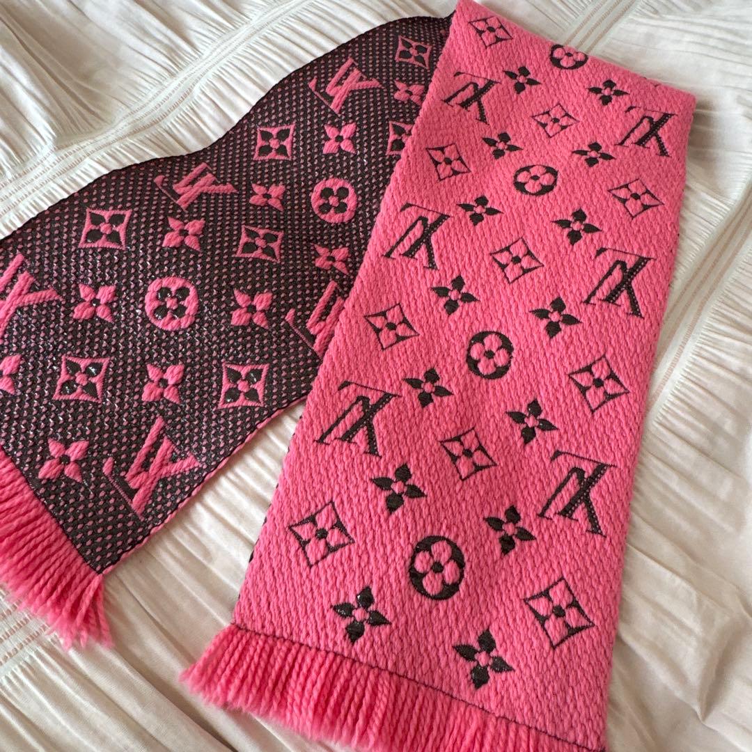 ルイヴィトン エシャルプ ロゴマニア マフラー ローズポップ ピンクM76070