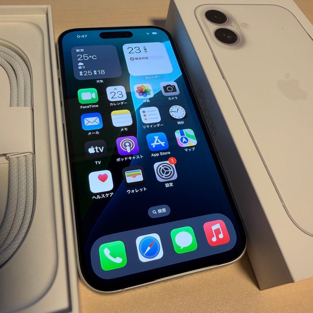 【美品】iPhone16 128GB ホワイト SIMフリー ACアダプタ付