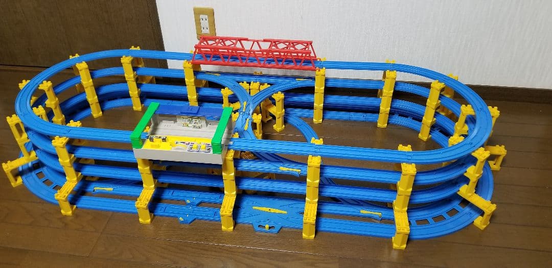プラレール線路　複線4層高架レイアウト　サウンド駅付き