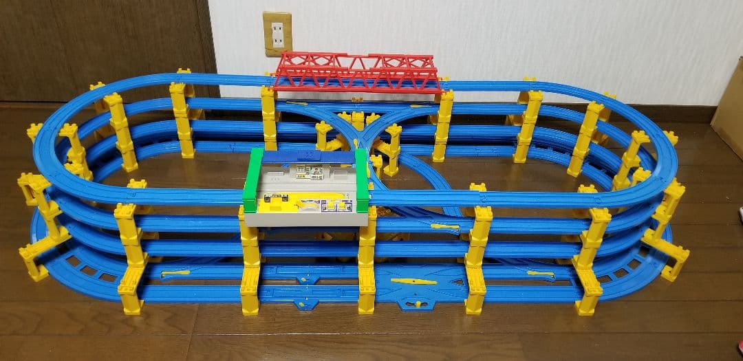 プラレール線路　複線4層高架レイアウト　サウンド駅付き