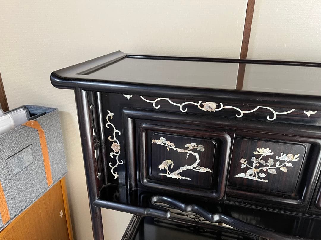 （大特価）中国花蓮で購入した黒色木製家具　茶たんす 3段棚