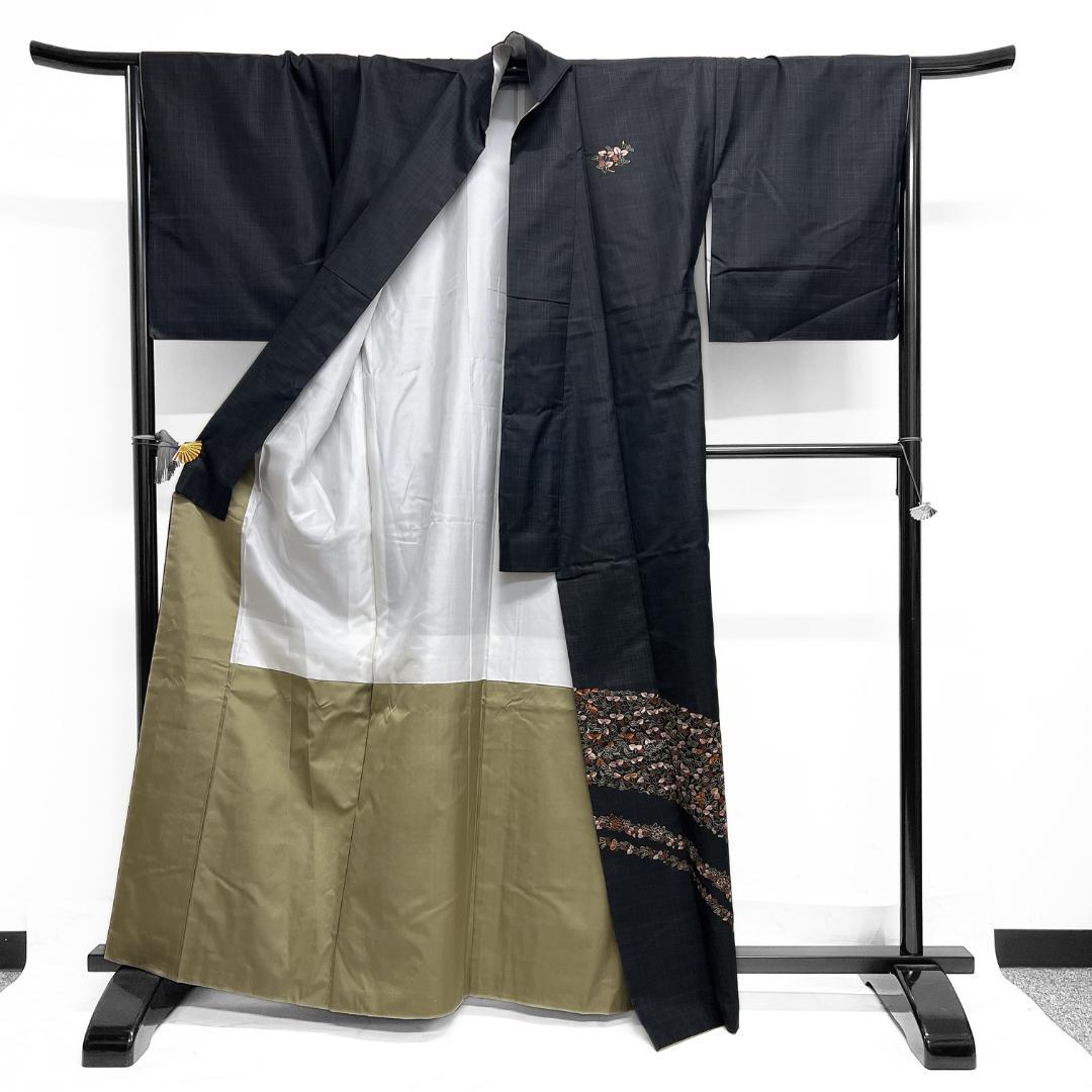 付け下げ　染大島紬　刺繍　葡萄　蔦　黒地　紋無し　着物　093a d