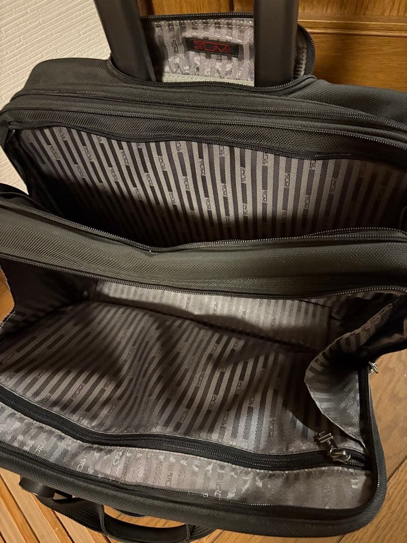 TUMI 黒 ビジネスキャリー　トゥミ キャリーオンバッグ26003D4