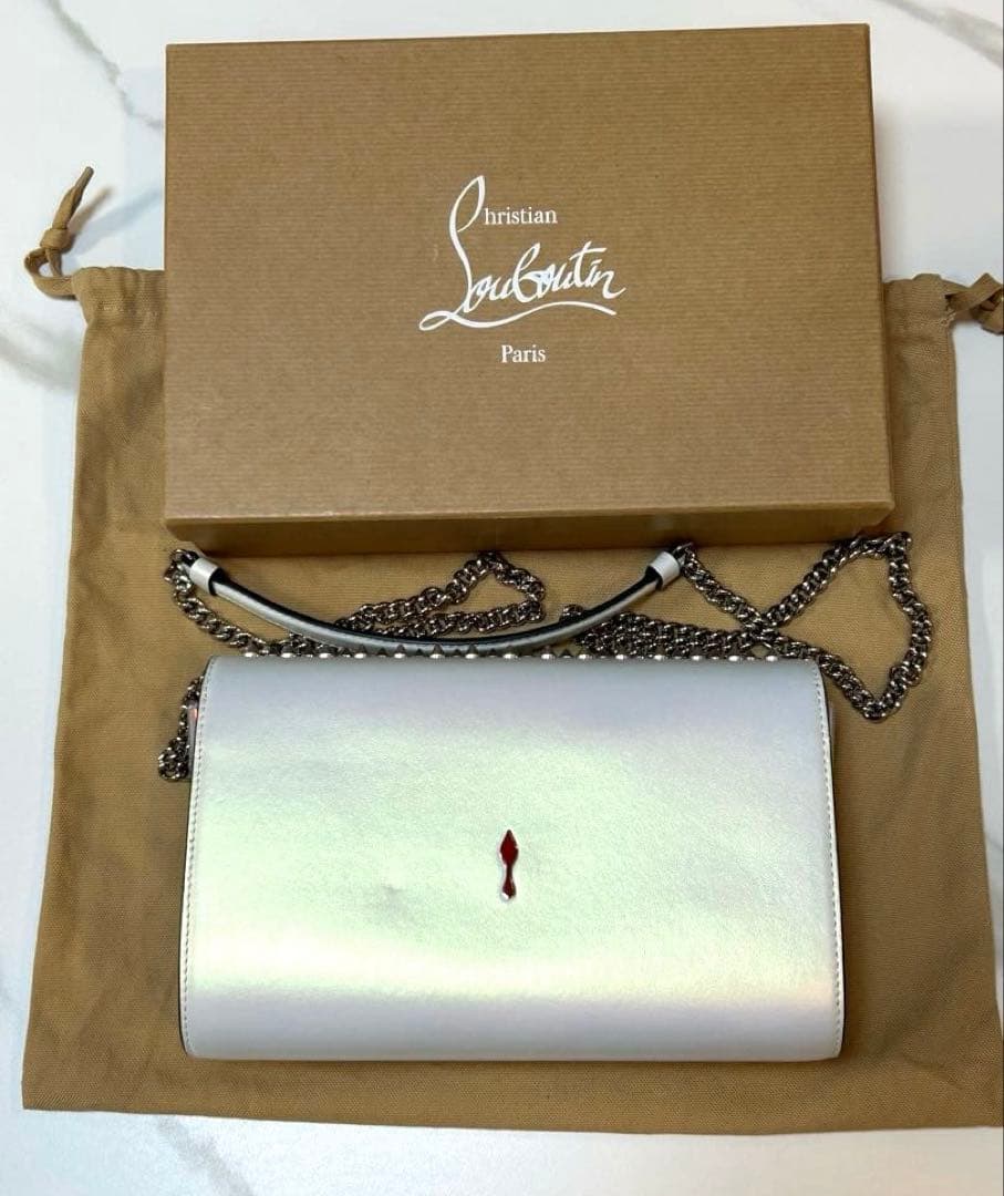 新品未使用　正規店購入　ルブタン パロマ スタッズ クラッチショルダーバッグ