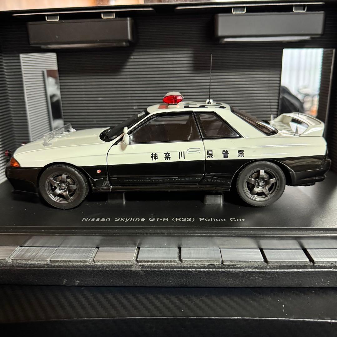 絶版未展示品 オートアート 1/18 スカイライン GT-R R32 神奈川県警