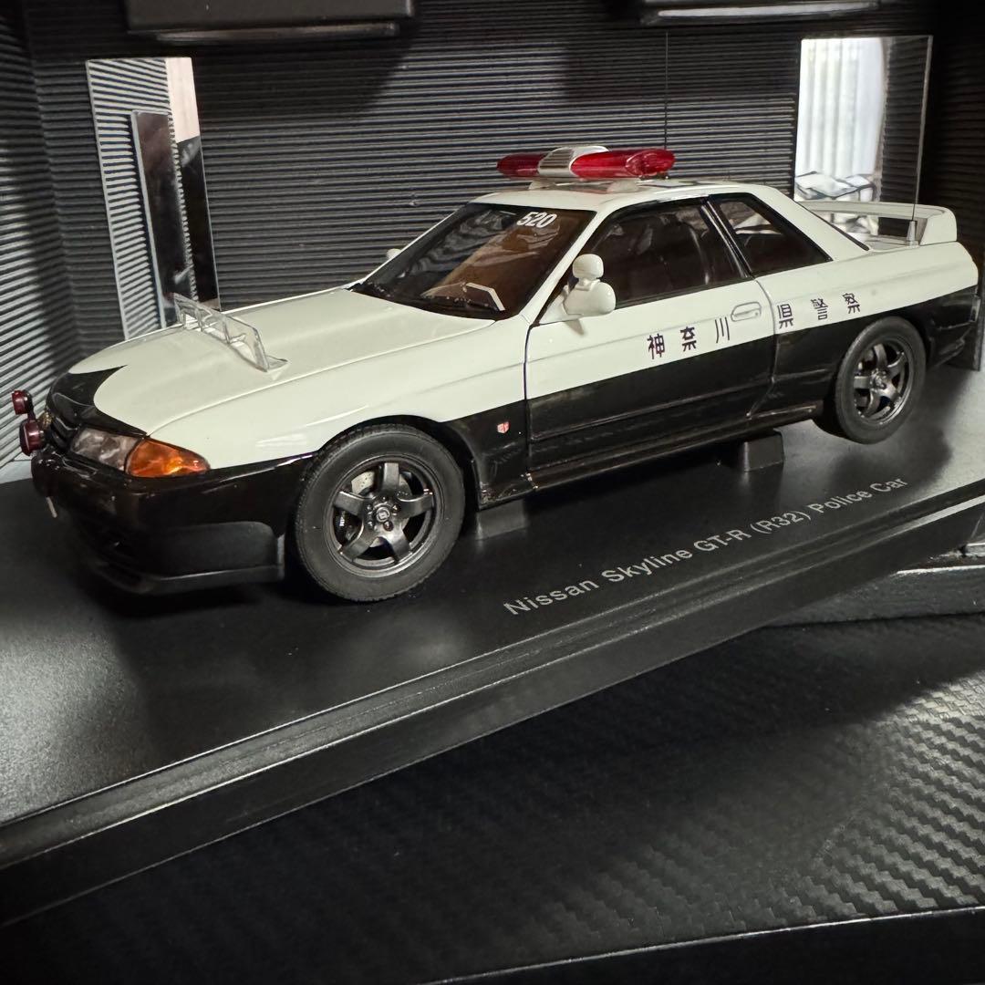 絶版未展示品 オートアート 1/18 スカイライン GT-R R32 神奈川県警