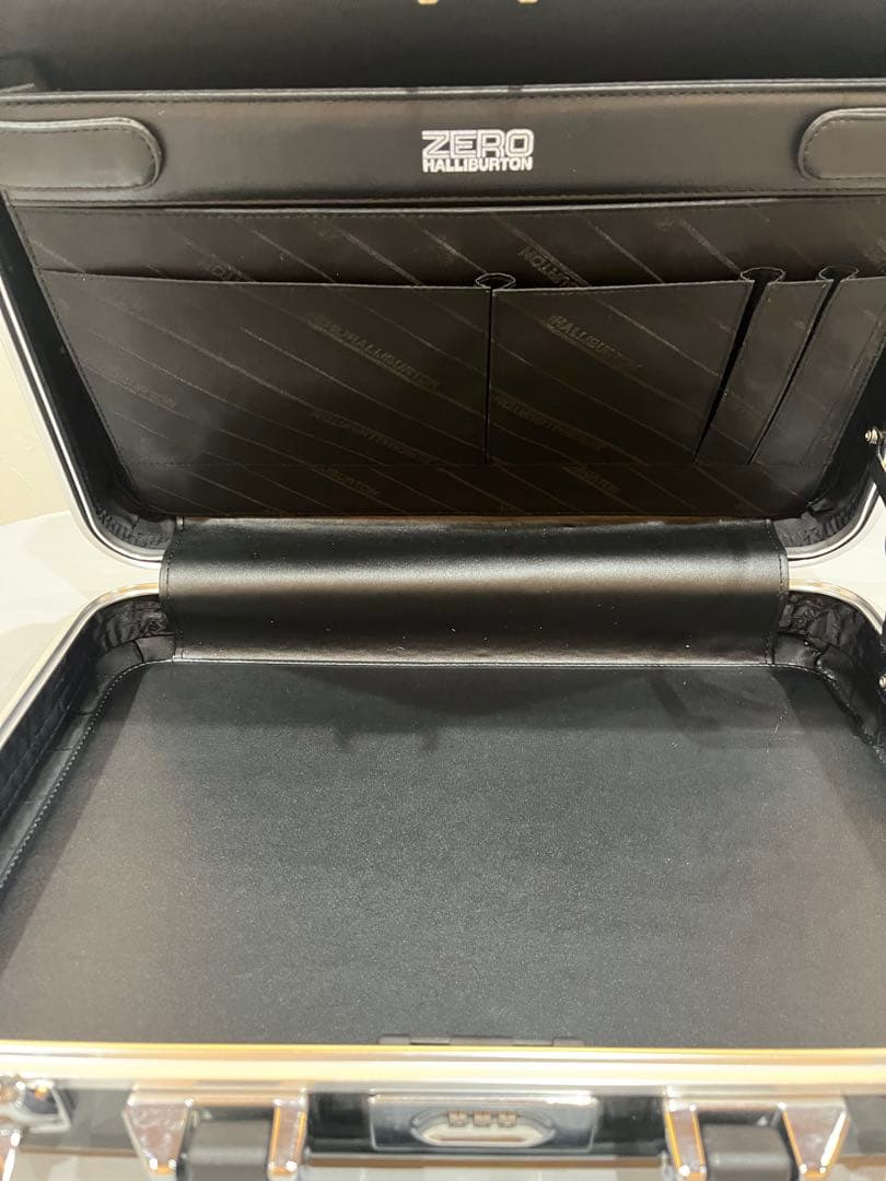 ZERO HALLIBURTONアタッシュケースアルミ PCケースビジネスバッグ