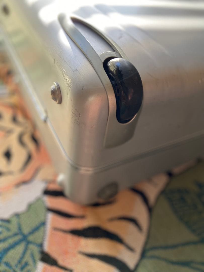 ゼロハリバートンスーツケース2輪