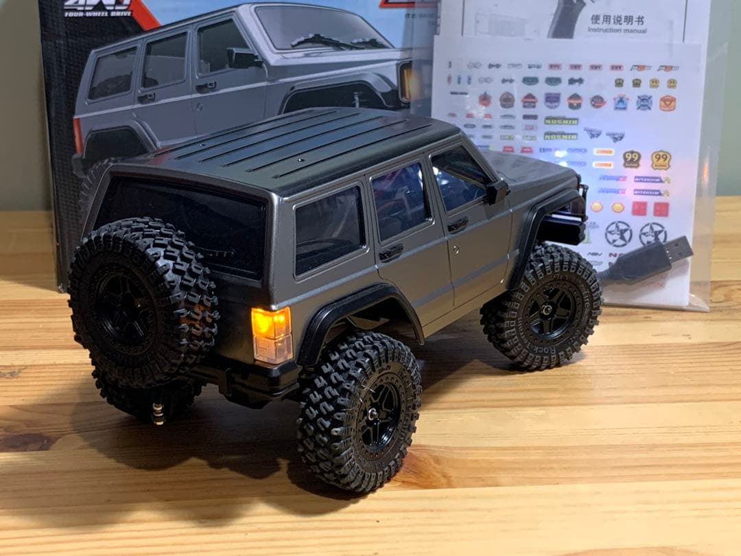 チョロ【美品】LEDライト付きグレーRCカー