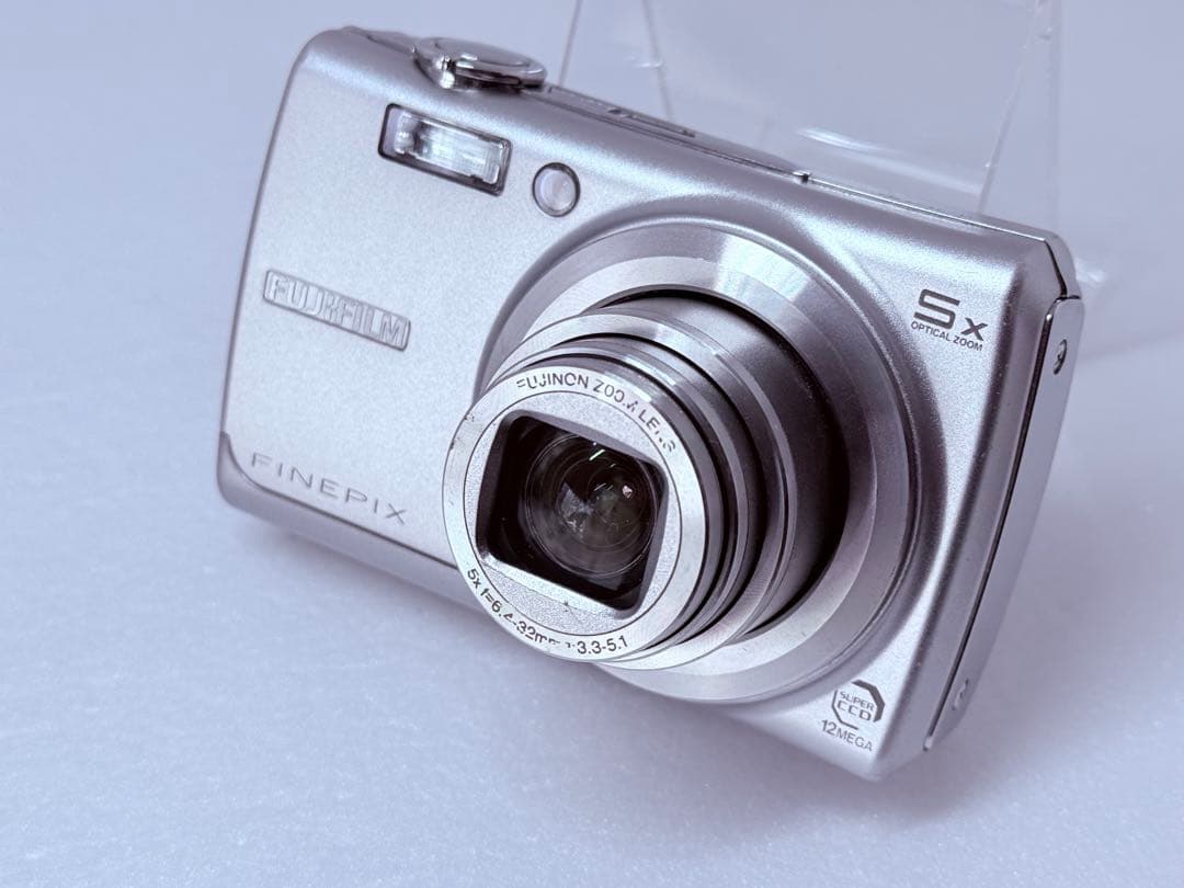 FUJIFILM FINEPIX F100fd 動作確認済 シルバー 5倍ズーム