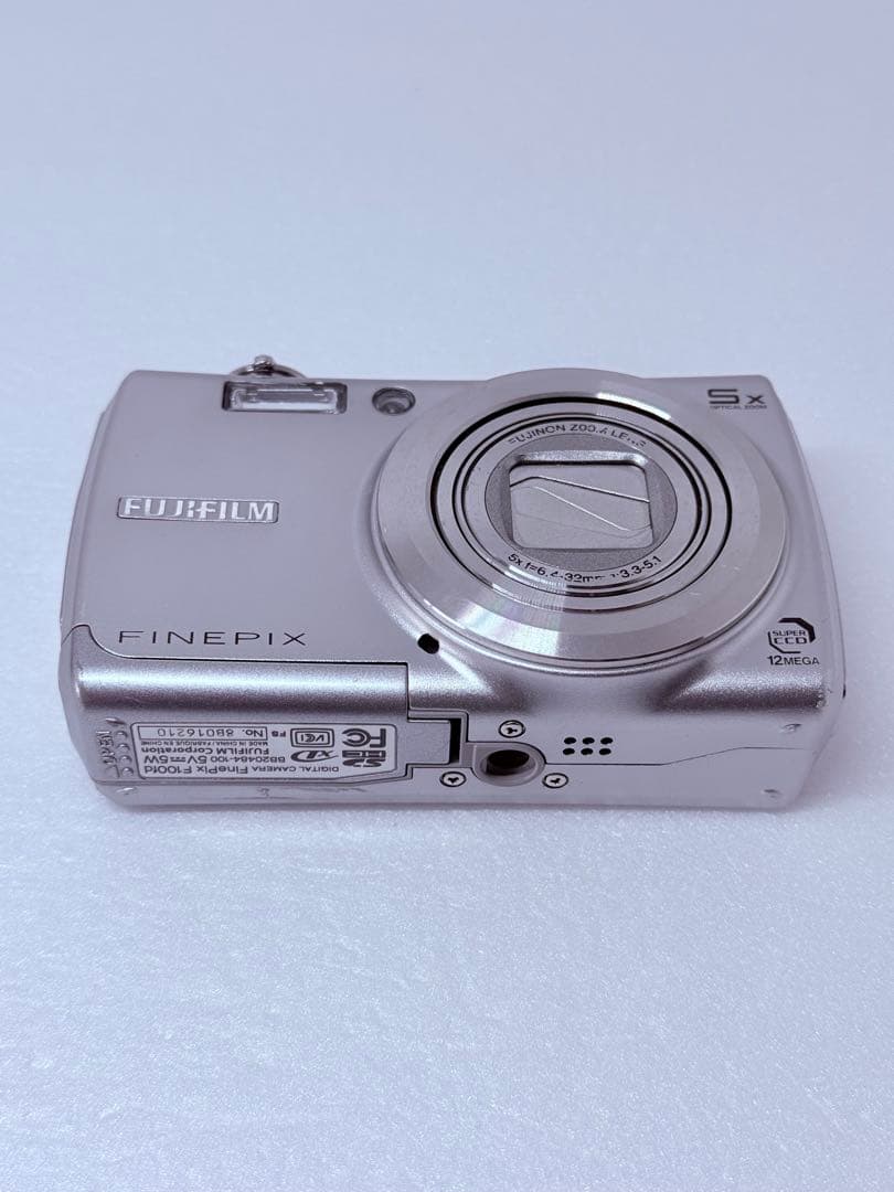 FUJIFILM FINEPIX F100fd 動作確認済 シルバー 5倍ズーム