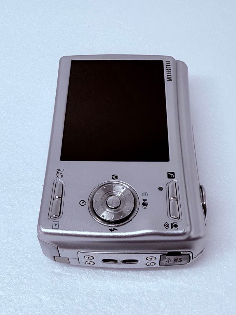 FUJIFILM FINEPIX F100fd 動作確認済 シルバー 5倍ズーム