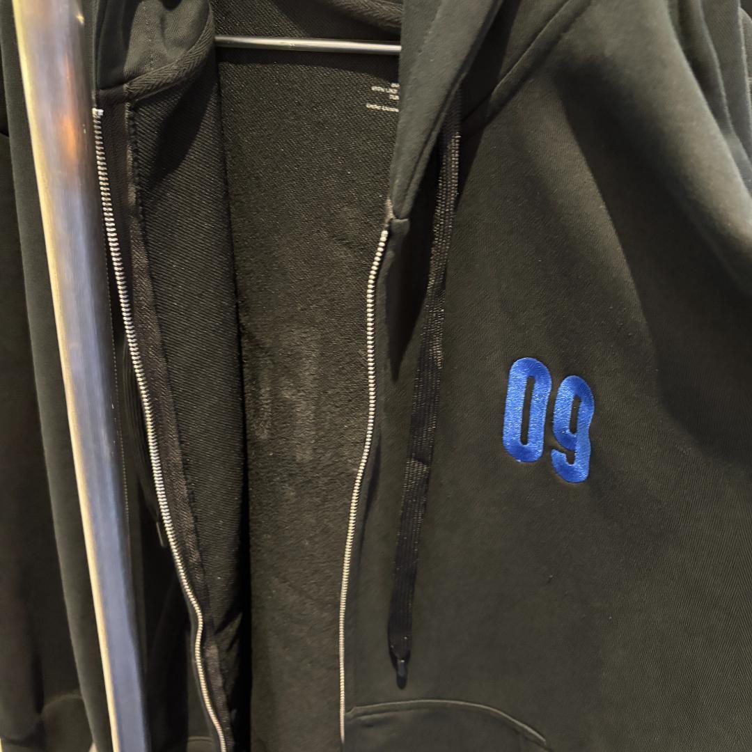 アイドル TWICE THIS IS FOR WORLD TOUR HOOD ZIP UP