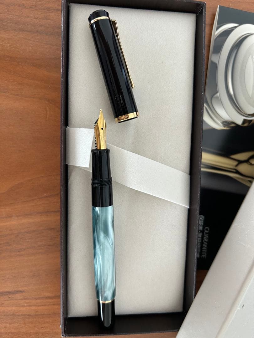 【みやさと様】Pelikan 万年筆 グリーンマーブル　インク付き