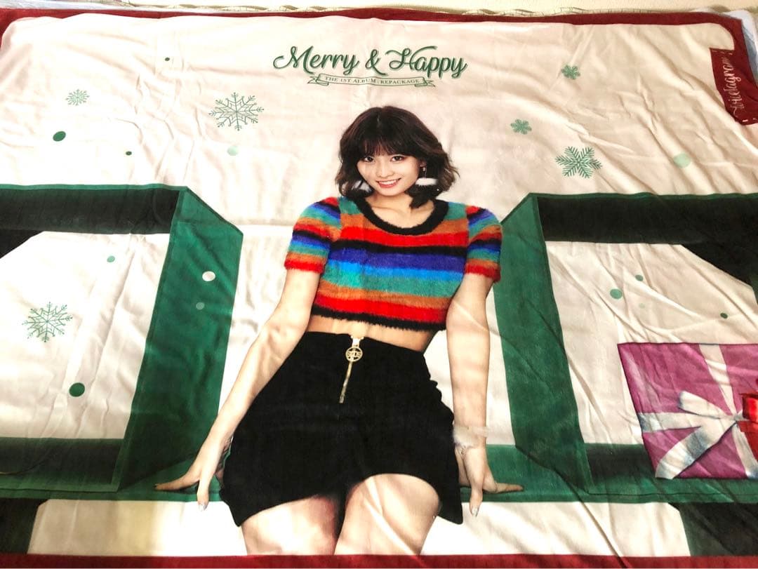 TWICE 公式ブランケット モモ