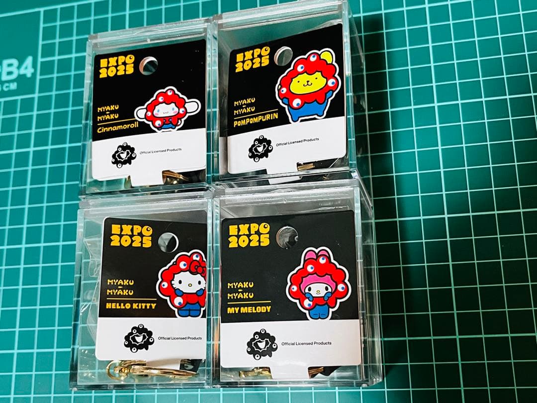 サンリオ ミャクミャク 黒 キーホルダー ブラック 5種セット