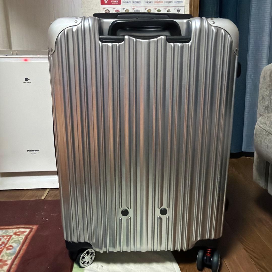 TRIDENT中型アルミニウム合金キャリーケース