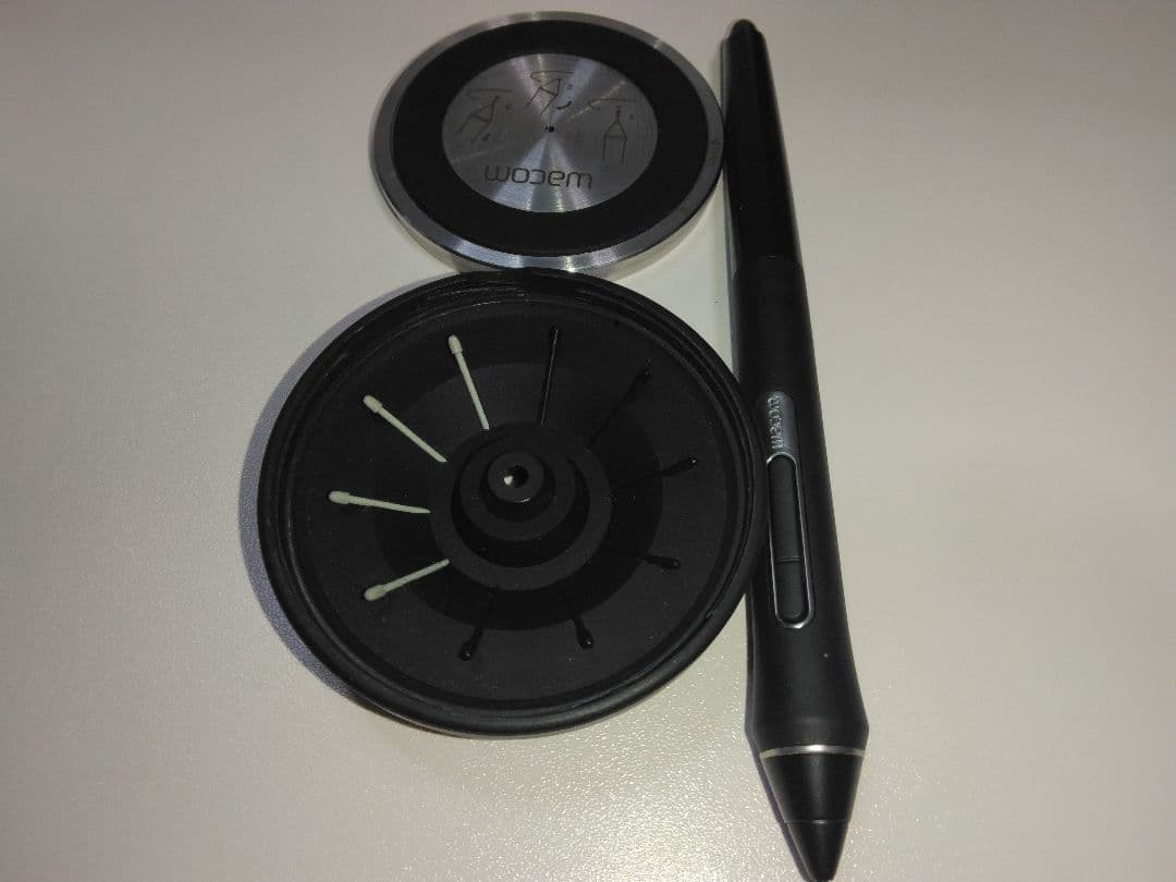 wacom intuos pro sサイズ PTH460