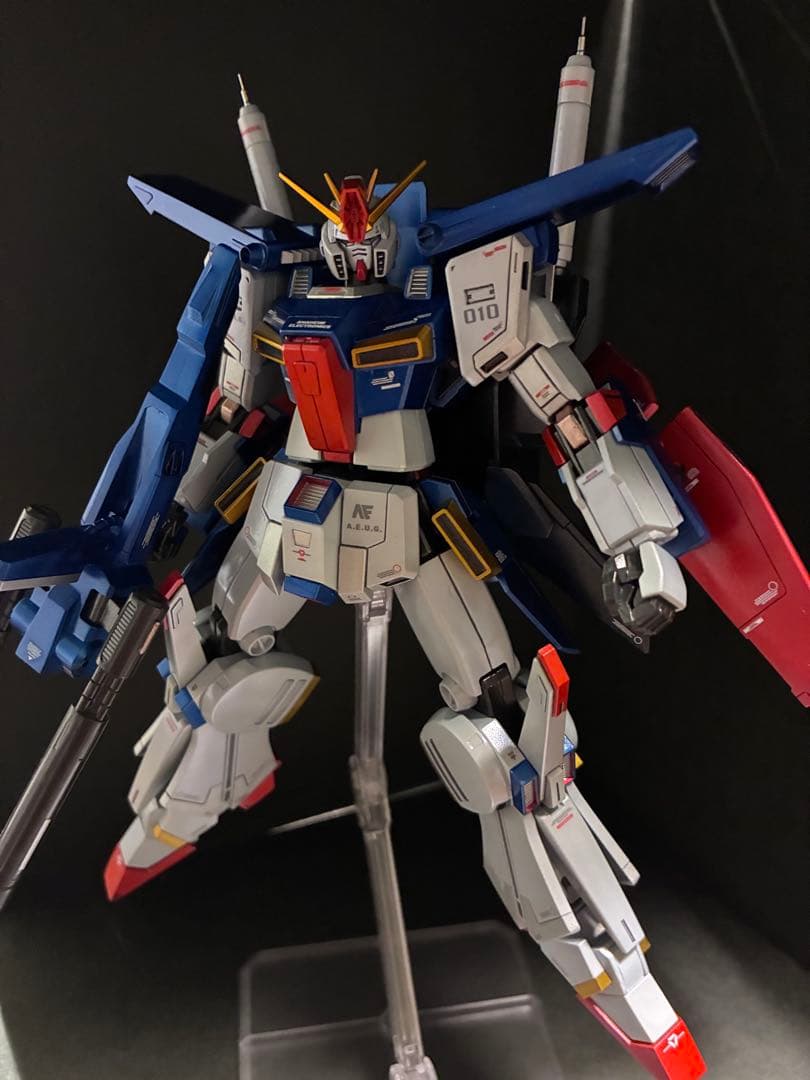 ガンプラ完成品　HG ZZガンダム全塗装スタイル改修　完成品　発光ギミック