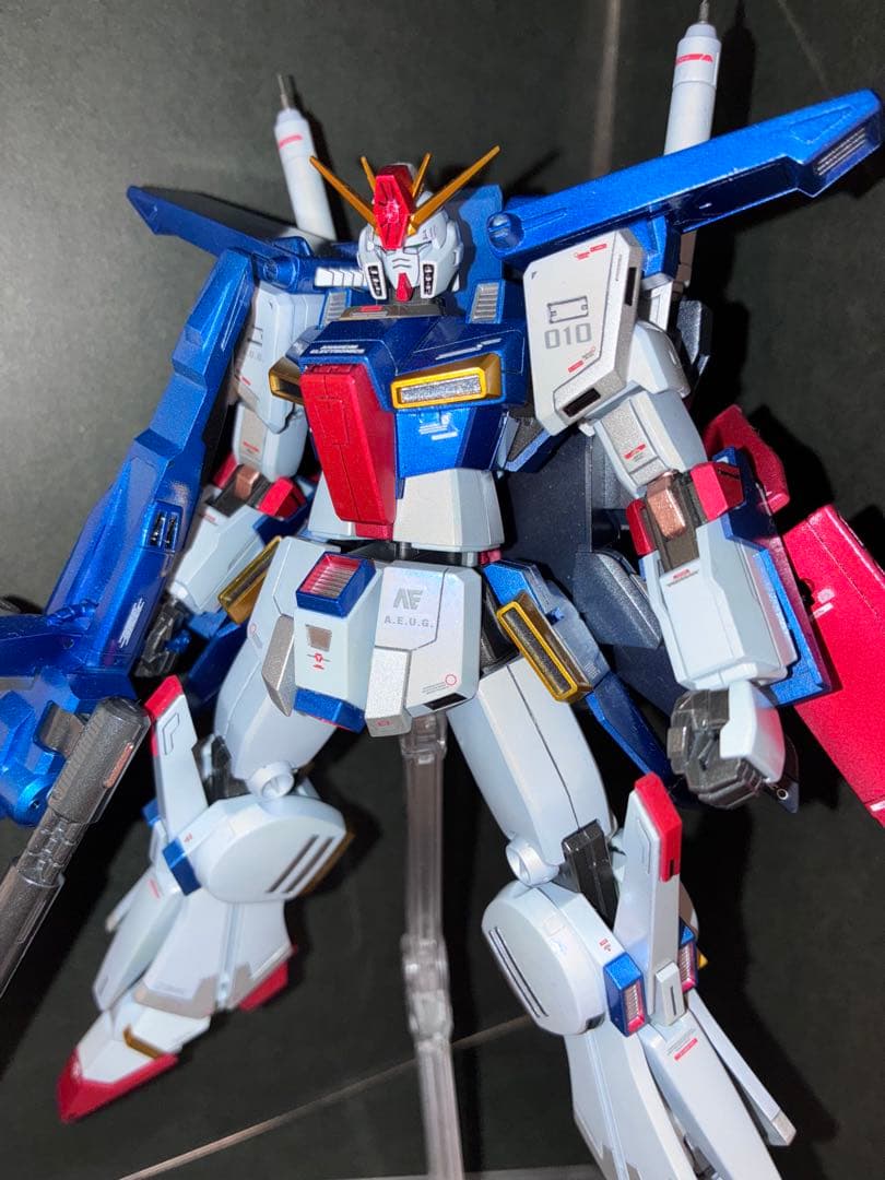 ガンプラ完成品　HG ZZガンダム全塗装スタイル改修　完成品　発光ギミック