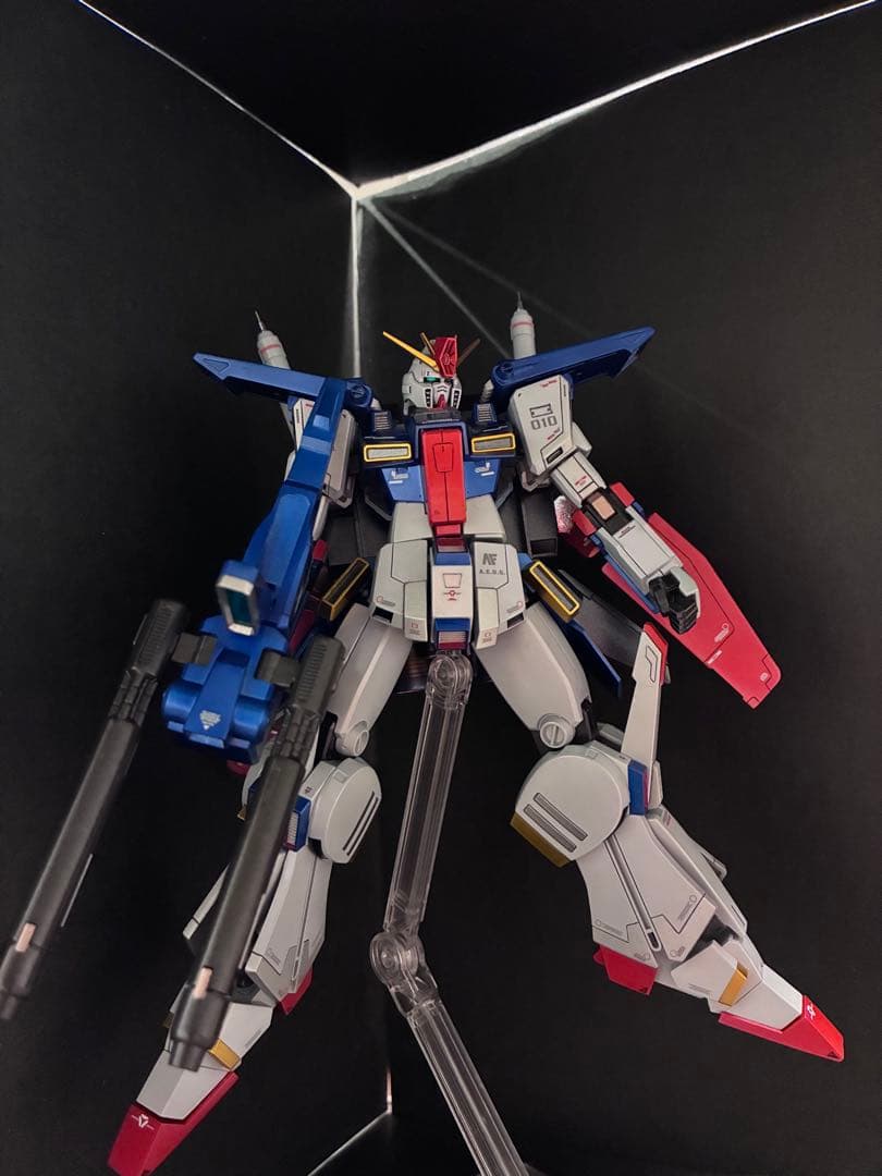 ガンプラ完成品　HG ZZガンダム全塗装スタイル改修　完成品　発光ギミック