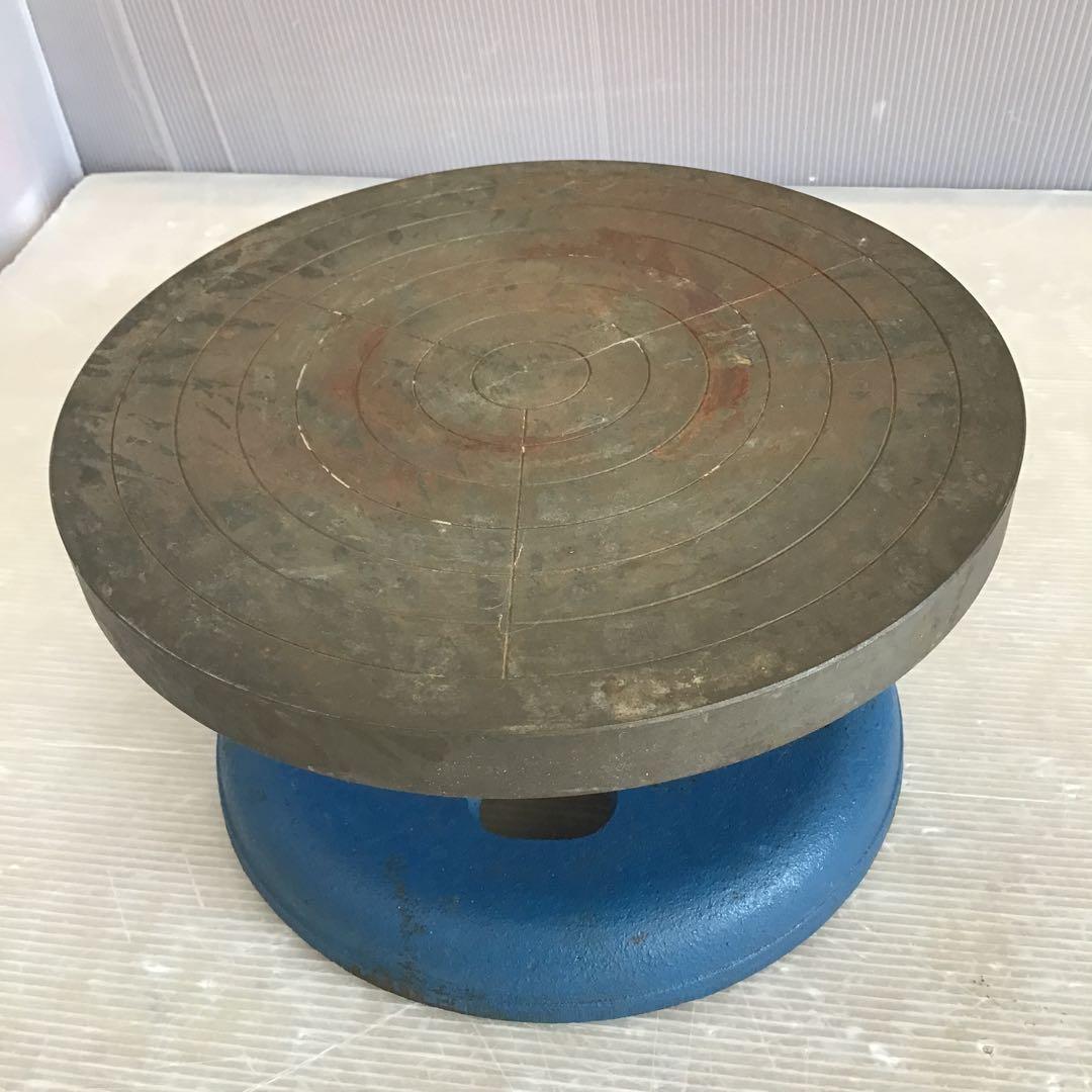 茶道具　鉄製　廻転台　炉の灰用摺鉢回転台　サビ有り　配送用箱　S1045KD