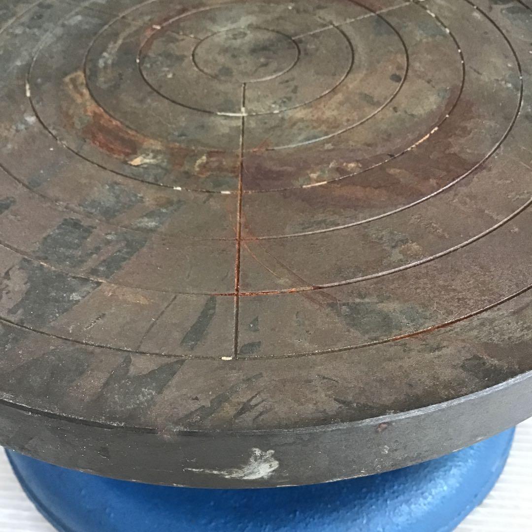 茶道具　鉄製　廻転台　炉の灰用摺鉢回転台　サビ有り　配送用箱　S1045KD