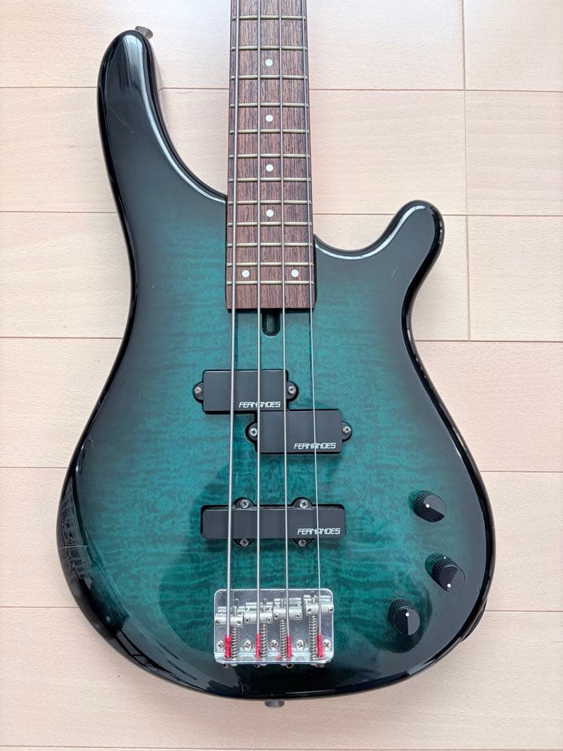 FERNANDES エレキベース レアカラー　グリーン、ブルー