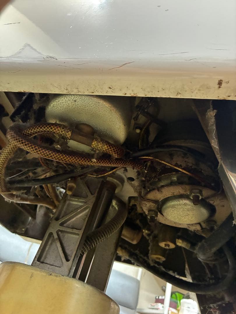 理容椅子　電動リクライニング理容椅子 ブラウン タカラ　８５９　中古