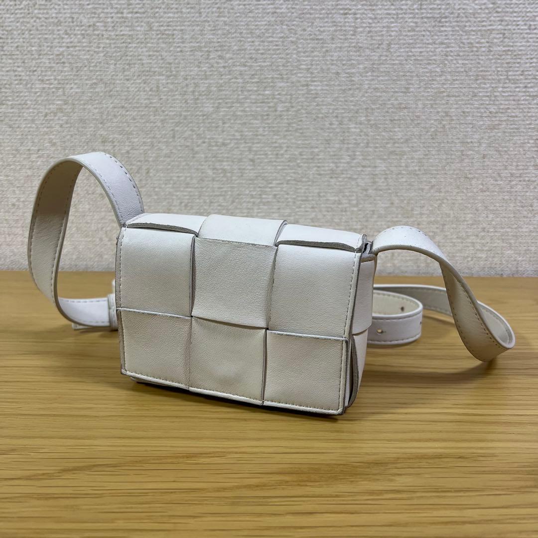 ボッテガヴェネタ キャンディーカセット イントレチャートレザー　ショルダーバッグ