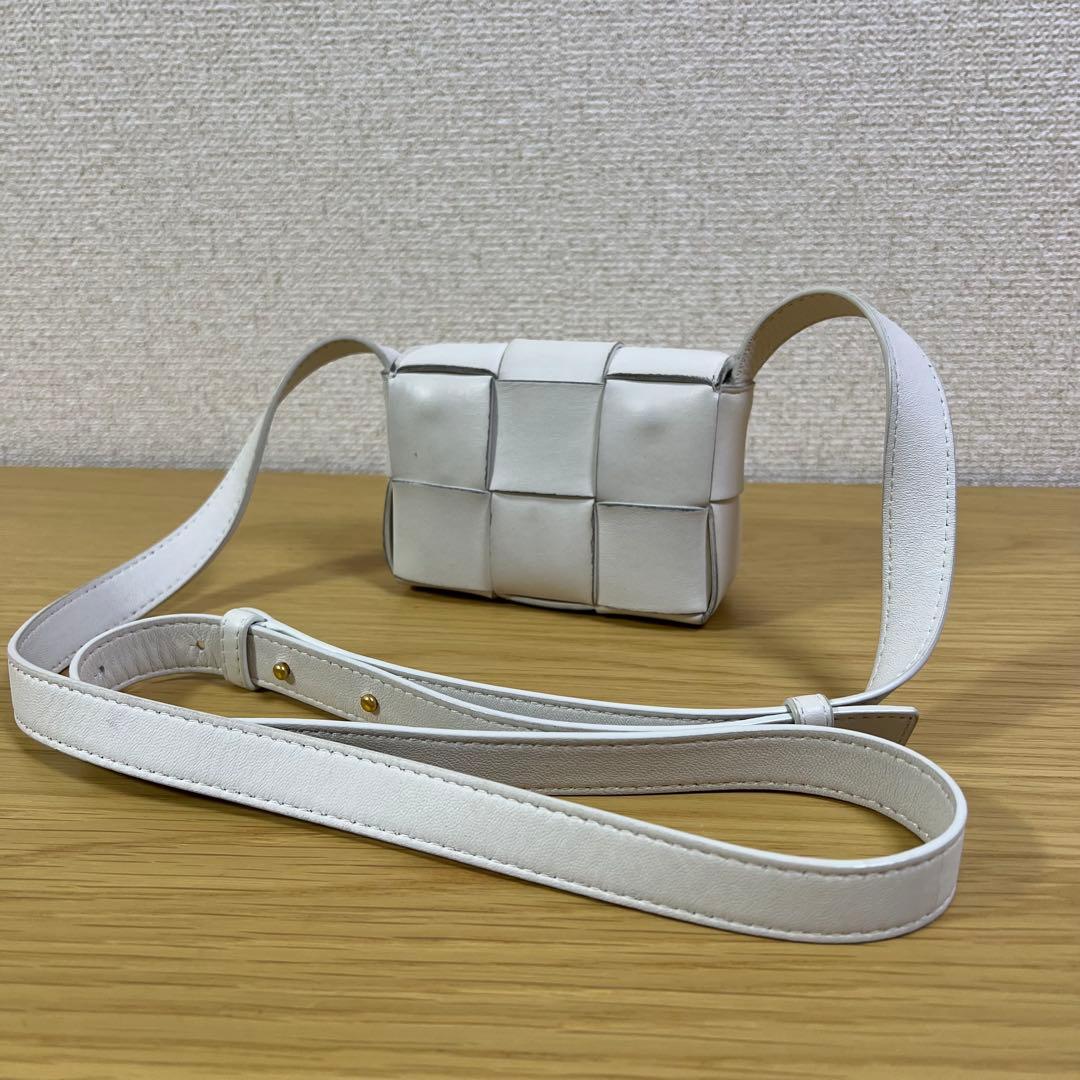 ボッテガヴェネタ キャンディーカセット イントレチャートレザー　ショルダーバッグ