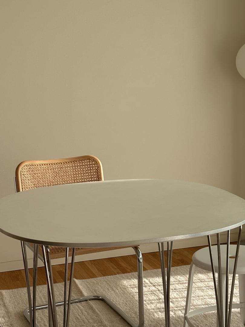 フリッツハンセン　ダイニングテーブル　白