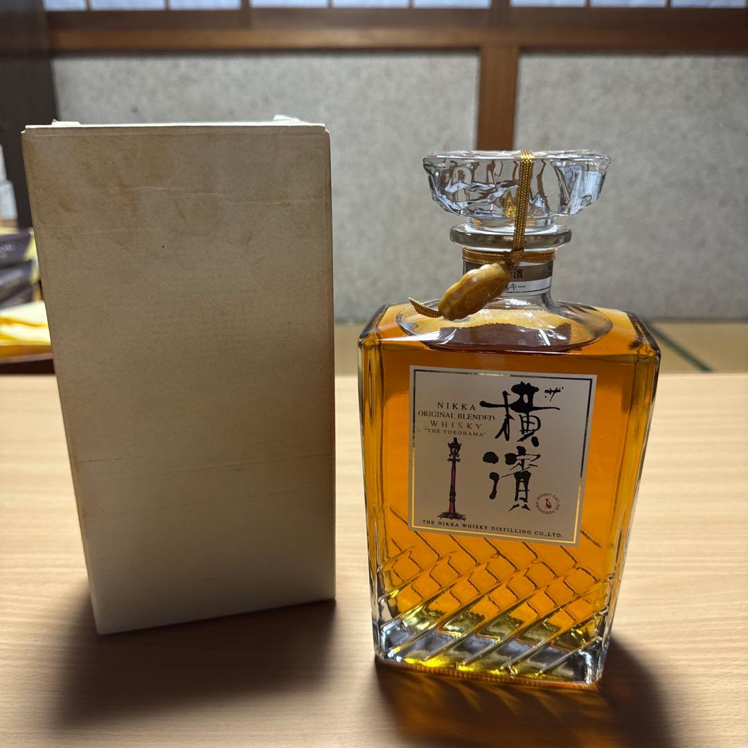 ニッカ　ザ・横浜　地域限定　ウイスキー クリスタルボトル 箱付き