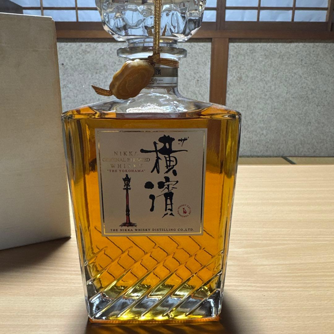 ニッカ　ザ・横浜　地域限定　ウイスキー クリスタルボトル 箱付き