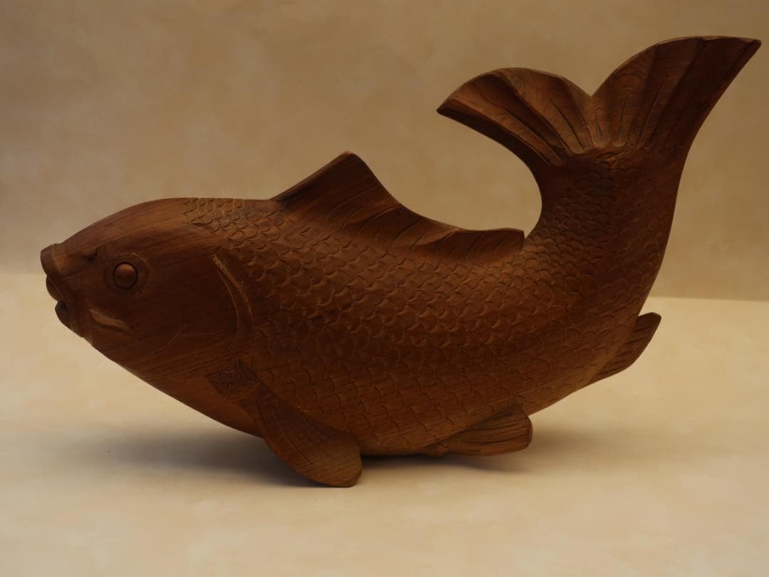 木製 魚の彫刻 伝統工芸品