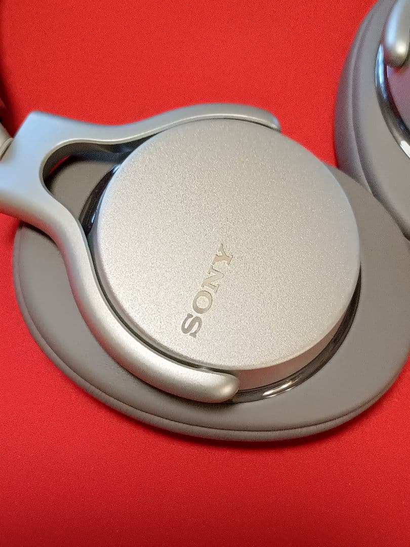 高音質　有線ヘッドホン／SONY MDR-1AM2　シルバー