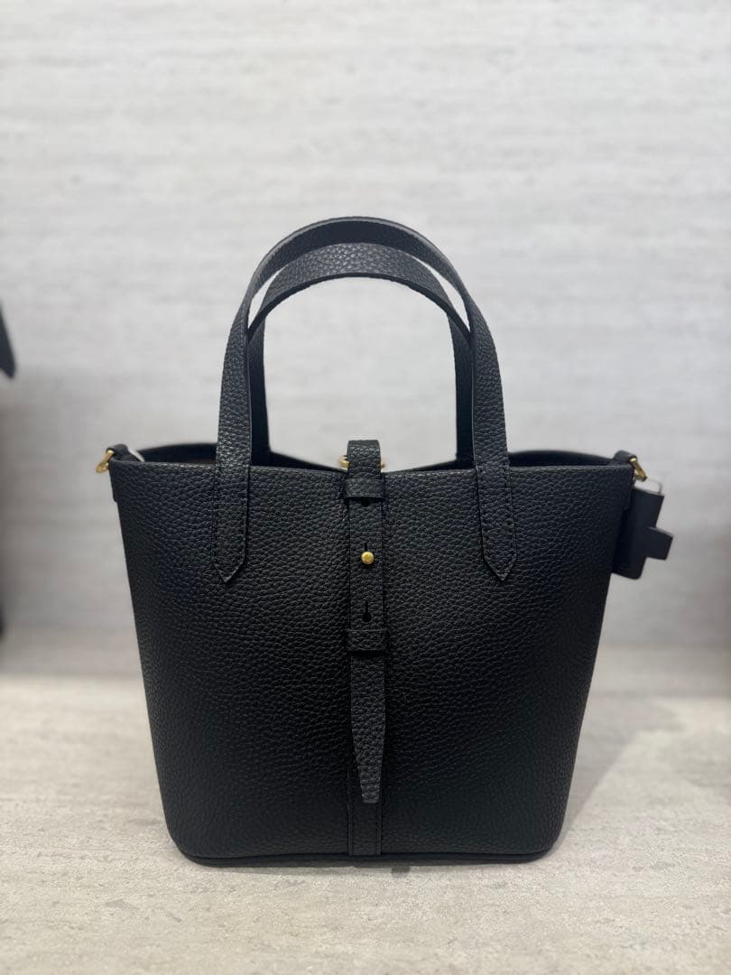 〈新品〉CHARLES & KEITH Beryl バスケットバッグ 黒