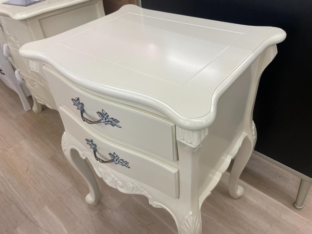 マホガニー　2段チェスト　ナイトテーブル　アンティーク　チェスト　ホワイト　輸入