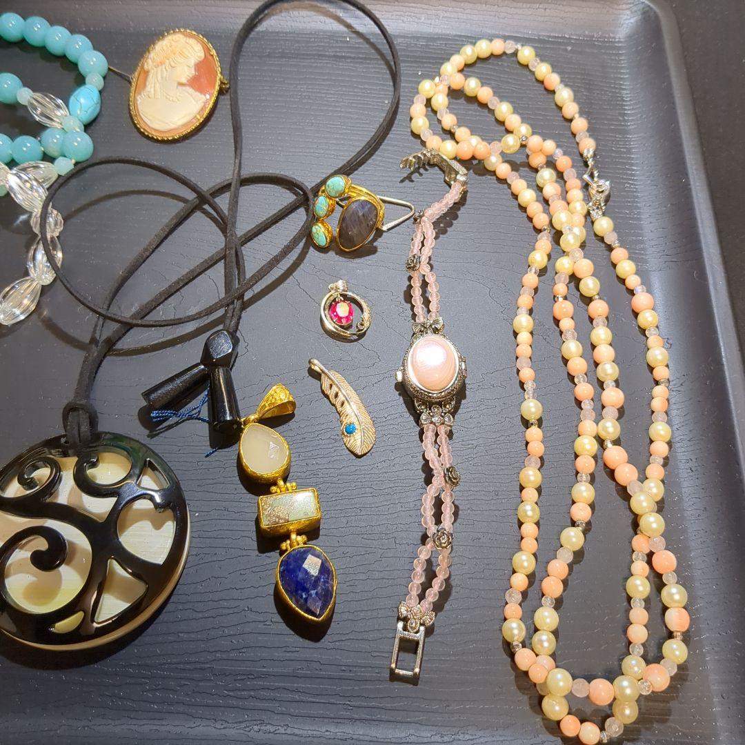 多様なデザインのアクセサリーセット