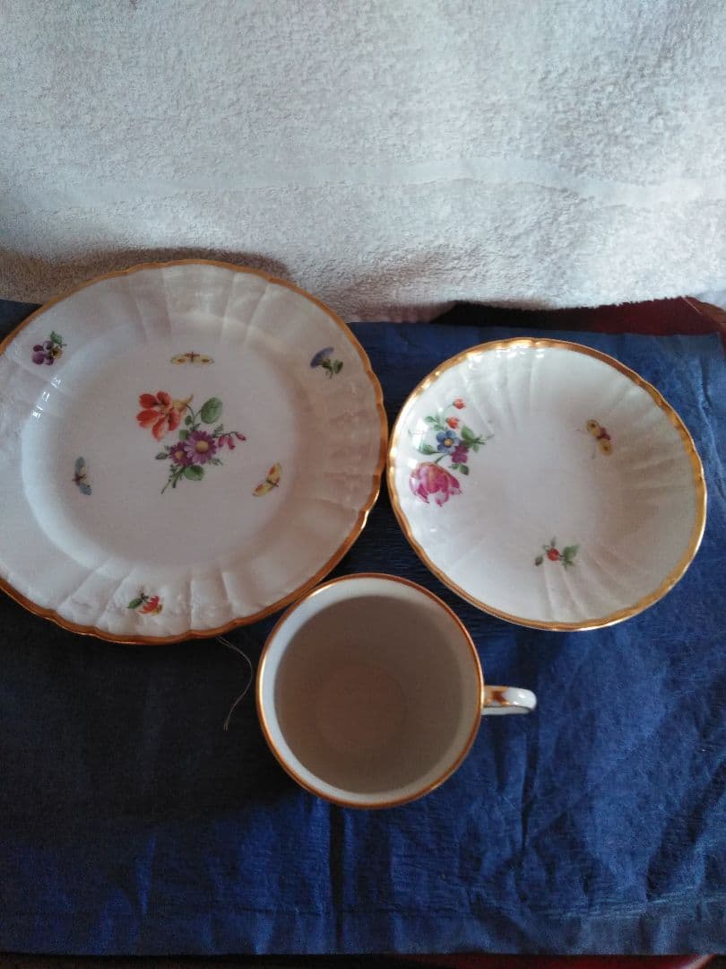 アンティーク、kpmのカップ、ソーサートリオ