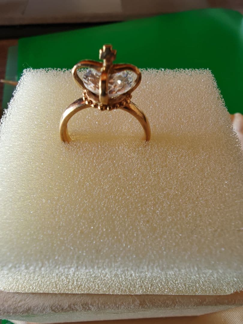 Nojess 王冠デザインのリング