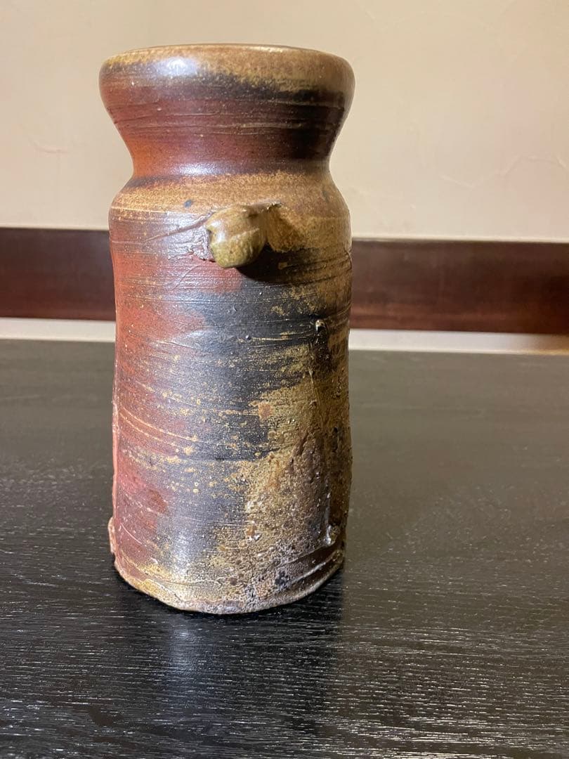 備前焼の花瓶です