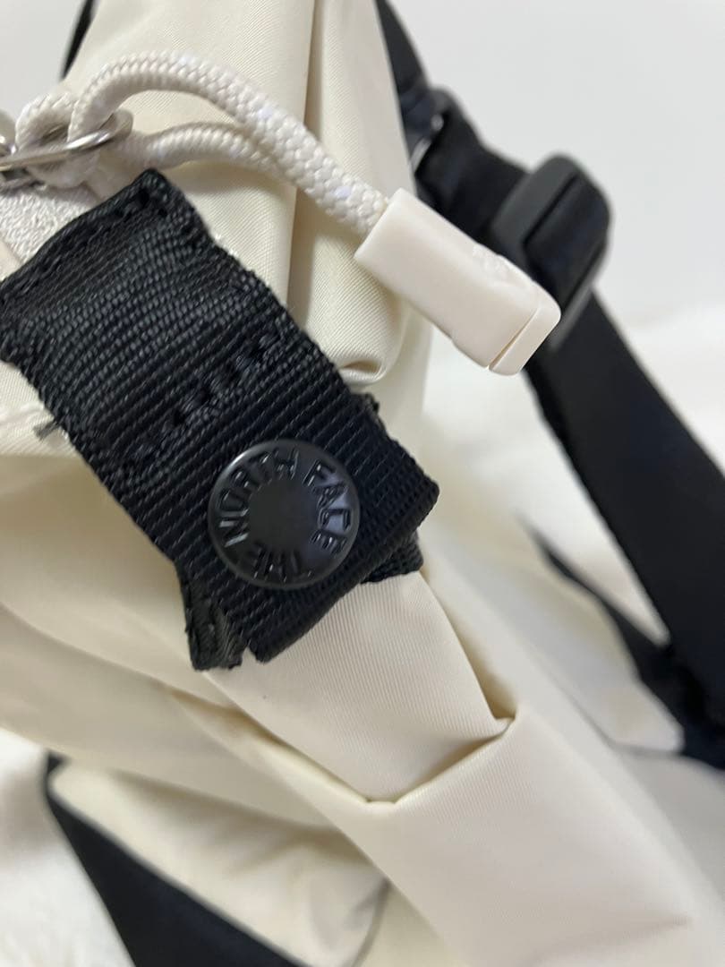 the North face 軽量ボストンバッグ トラベルバッグ ダッフルバッグ